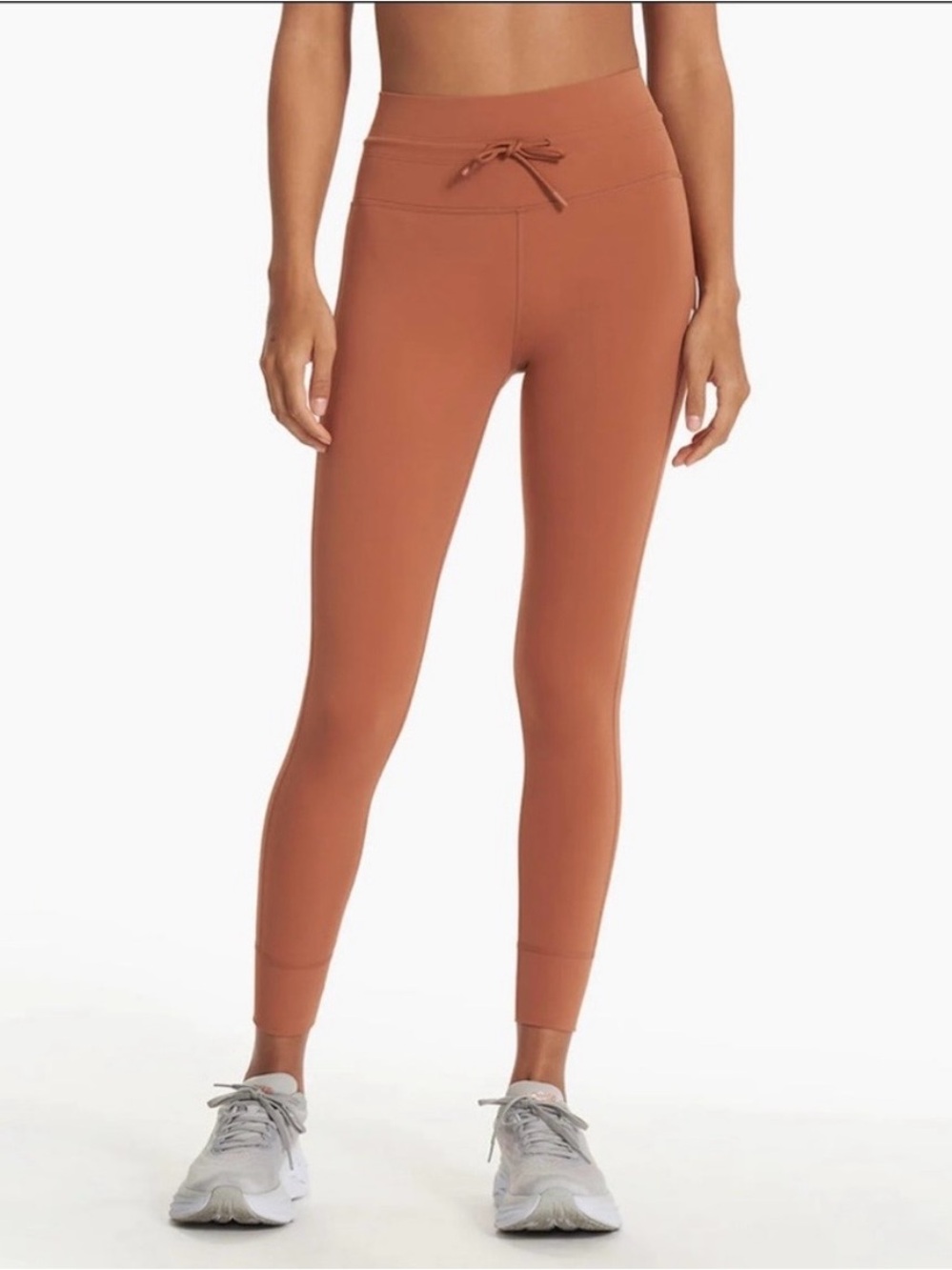Like new! VUORI daily leggings. Size small.